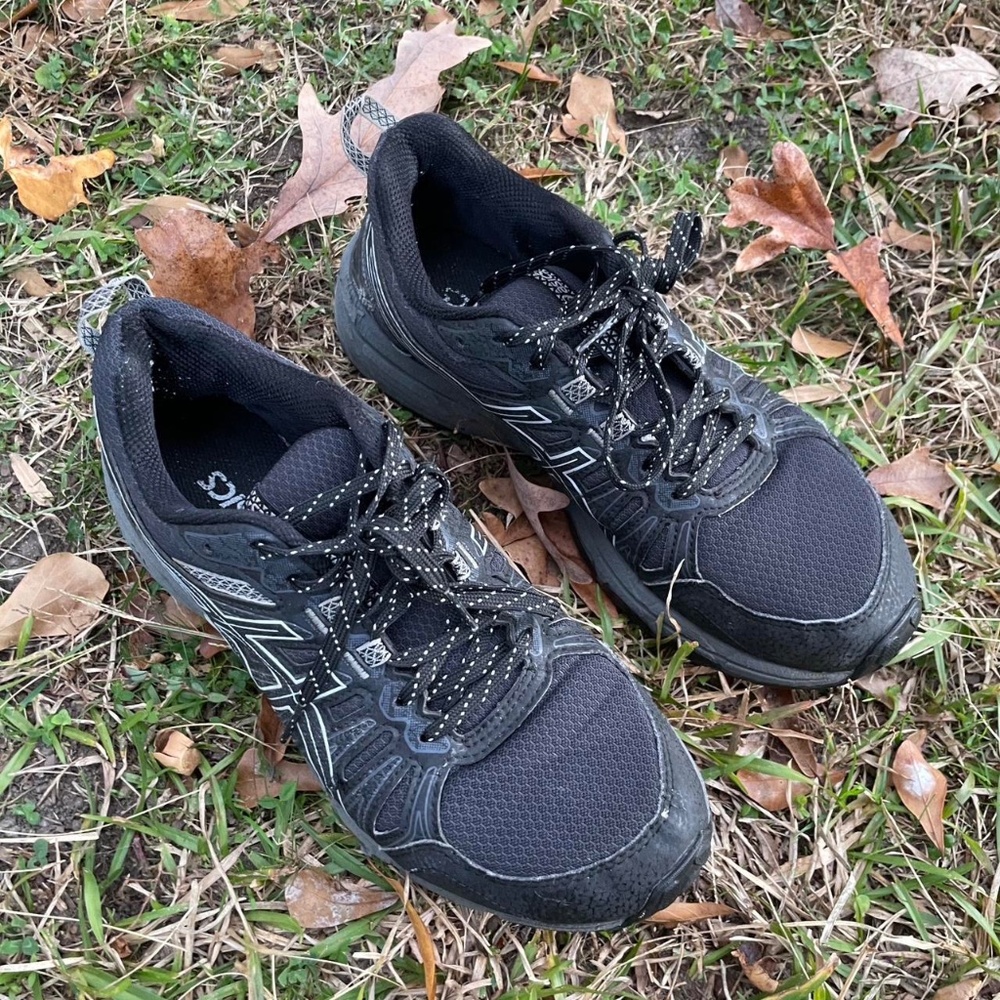 Black ASICS tennis running shoes sneakers